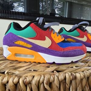 RARE Nike AIRMAX Suede Sneakers